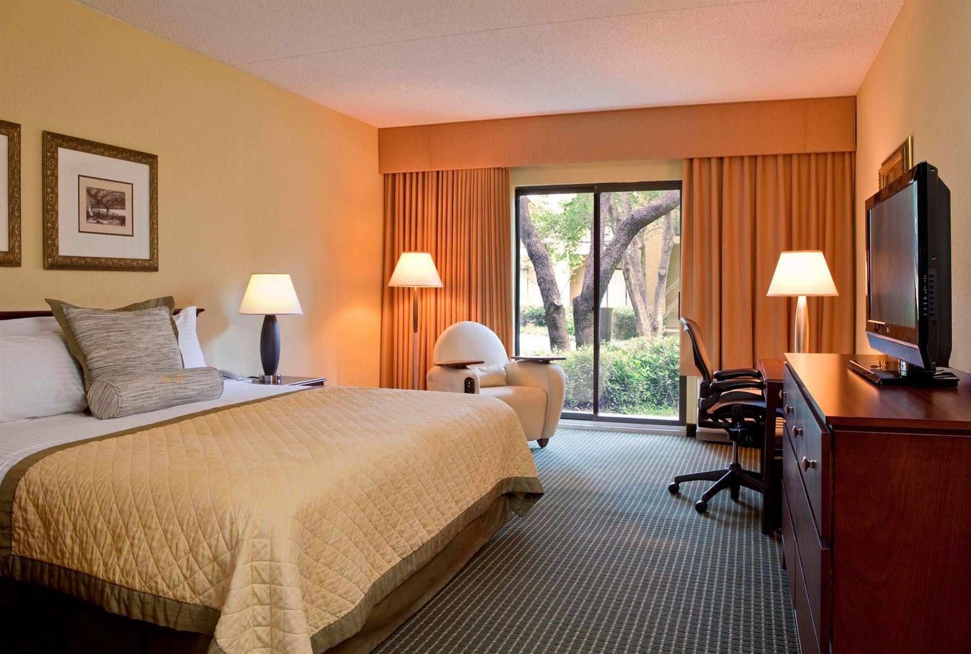 Holiday Inn Irving Las Colinas By Ihg Экстерьер фото